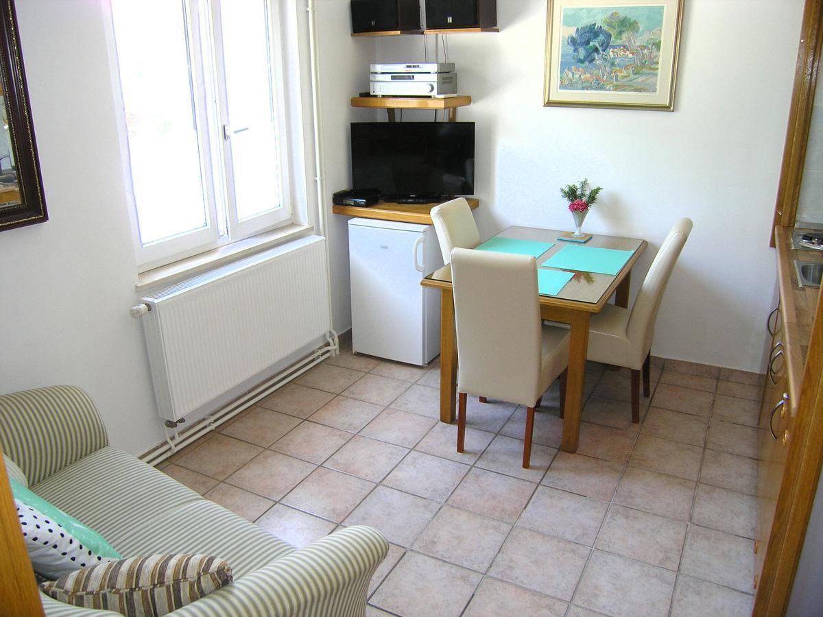 Apartments Oribella Крк Экстерьер фото