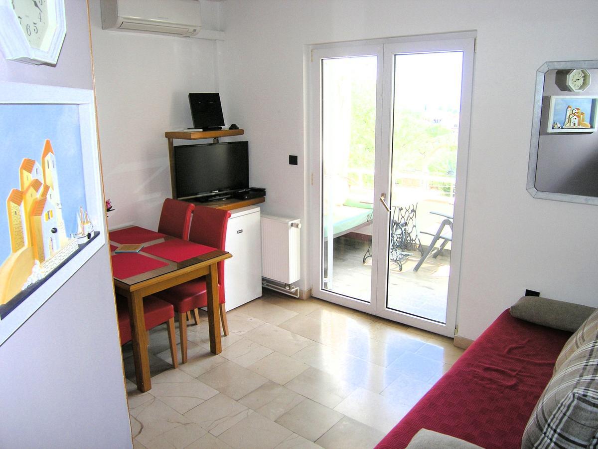 Apartments Oribella Крк Экстерьер фото