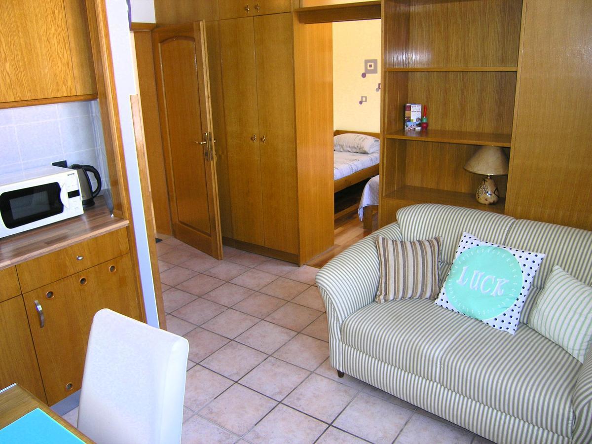 Apartments Oribella Крк Экстерьер фото