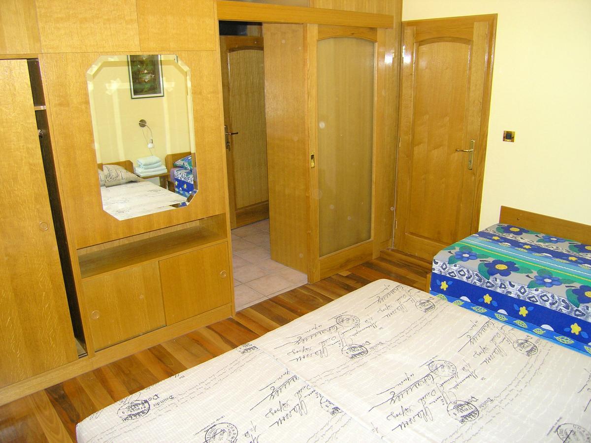 Apartments Oribella Крк Экстерьер фото