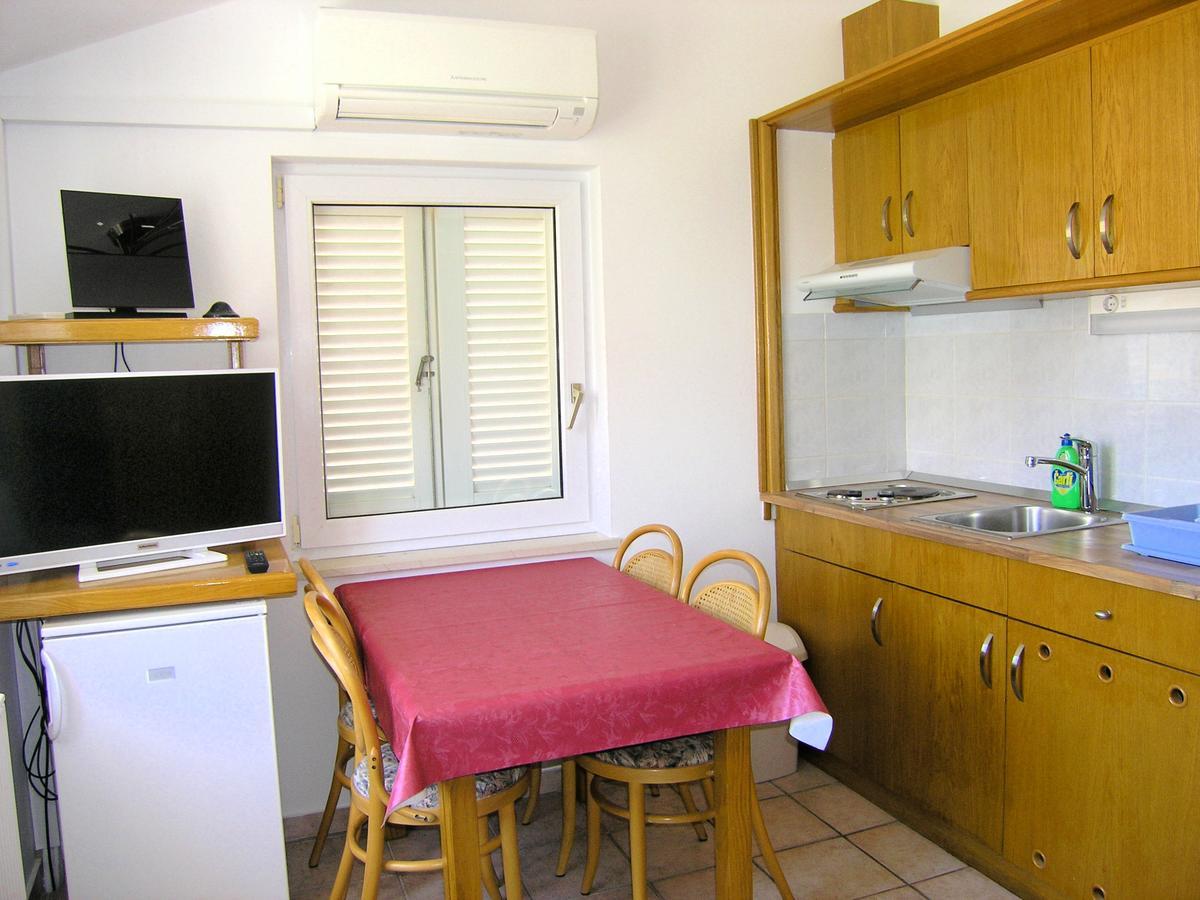 Apartments Oribella Крк Экстерьер фото