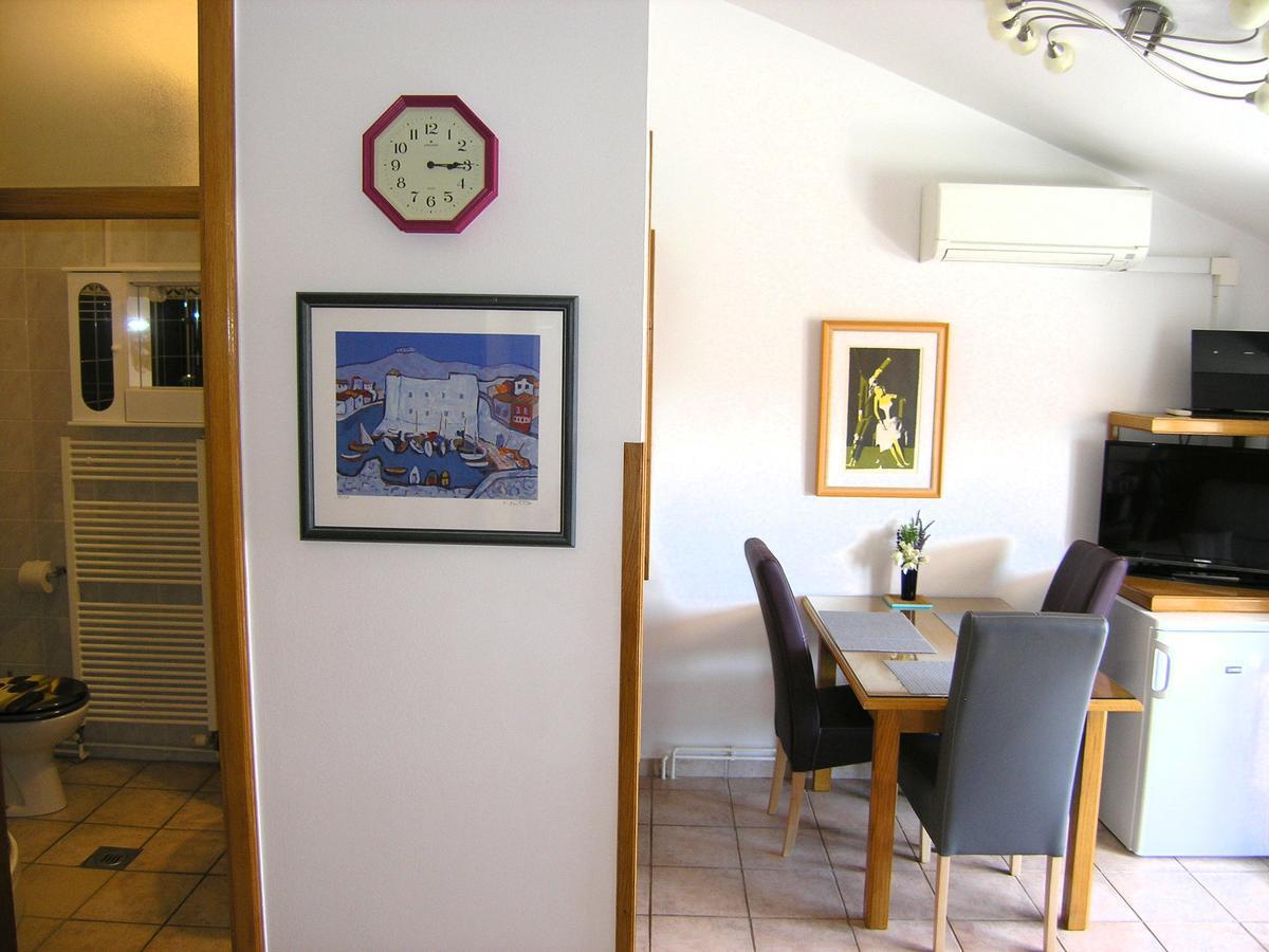 Apartments Oribella Крк Экстерьер фото